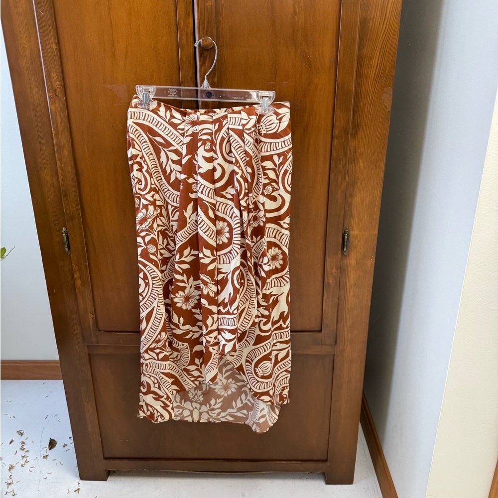 Joie silky poly tiered skirt high low hem front ruching elastic back waist SM